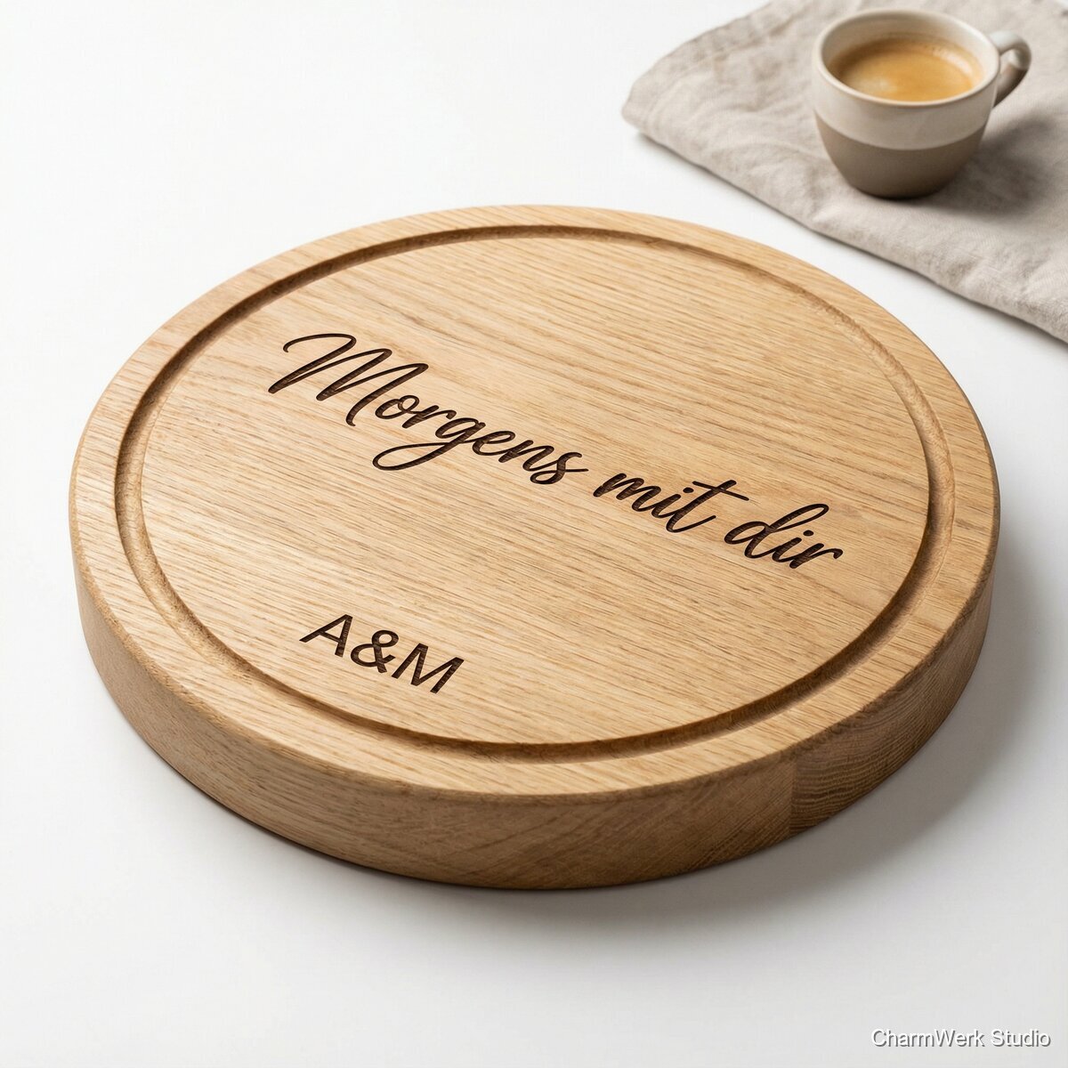 CNC-gefrästes Frühstücksbrettchen „Morgens mit dir“ - Seitenansicht