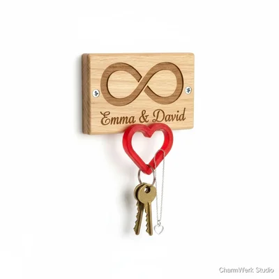 „Infinity Heart“-Wandhaken mit 3D-Herzschlaufe