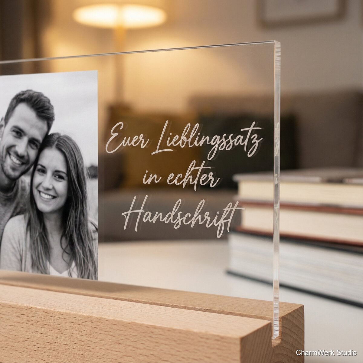 Acryl-Fotoständer mit eingravierter Handschrift - Detailansicht