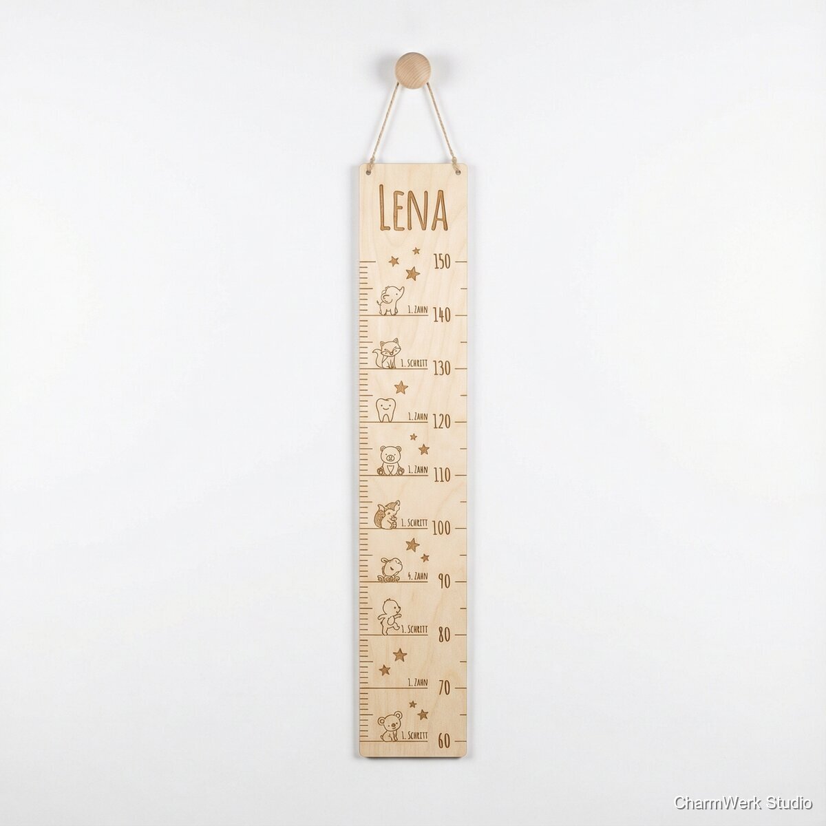 Gravierter Holz-Messlatten-Anhänger fürs Kinderzimmer