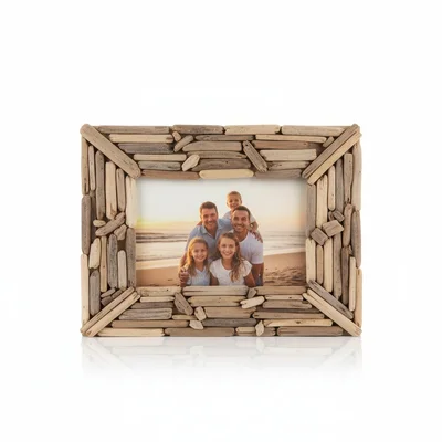 Personalisierter Bilderrahmen aus Treibholz-Collage