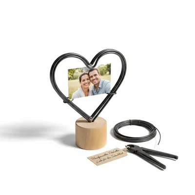 Handgemachter Fotohalter aus Draht in Herzform