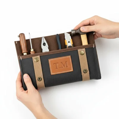 Handgenähtes Werkzeug-Rollmäppchen mit Namenspatch