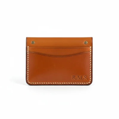 Handgemachtes Lederkartenetui mit Initialenprägung