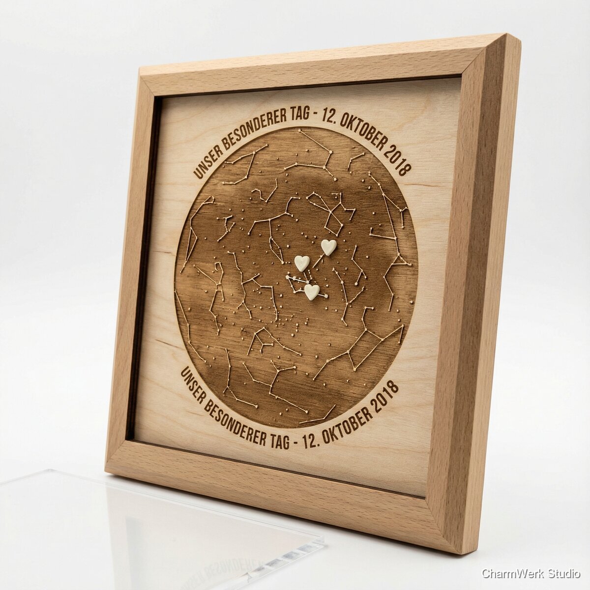 Sternenkarte im Holzrahmen mit 3D-Akzenten - Seitenansicht