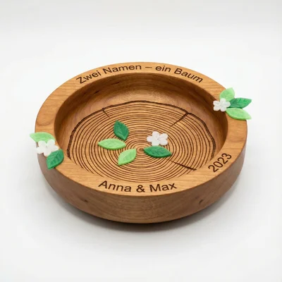 „Zwei Namen – ein Baum“-Schmuckschale mit 3D-Blättern