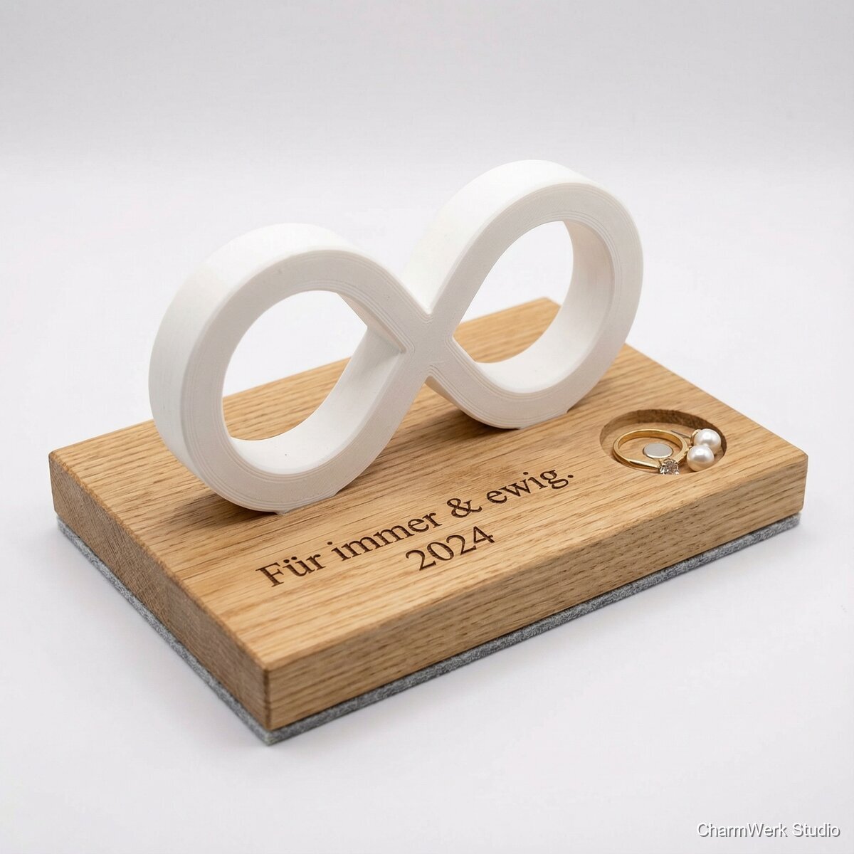 Ringhalter „Unendlich“ mit Gravurplatte und Magnet - Seitenansicht