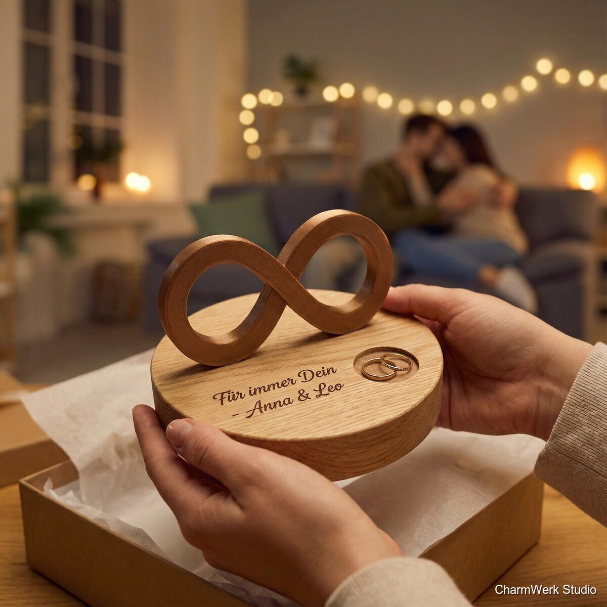 Ringhalter „Unendlich“ mit Gravurplatte und Magnet - Lifestyle