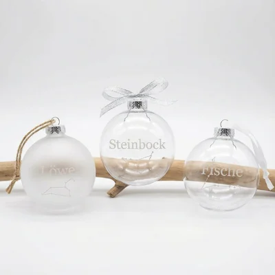 Weihnachtskugeln aus Acryl mit Sternbild-Namen