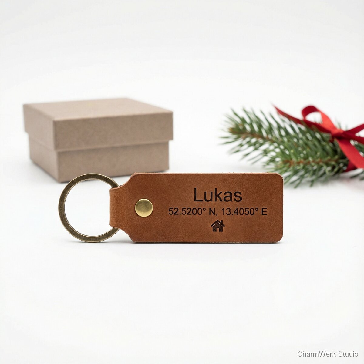 Weihnachts-Schlüsselanhänger aus Leder mit Koordinaten