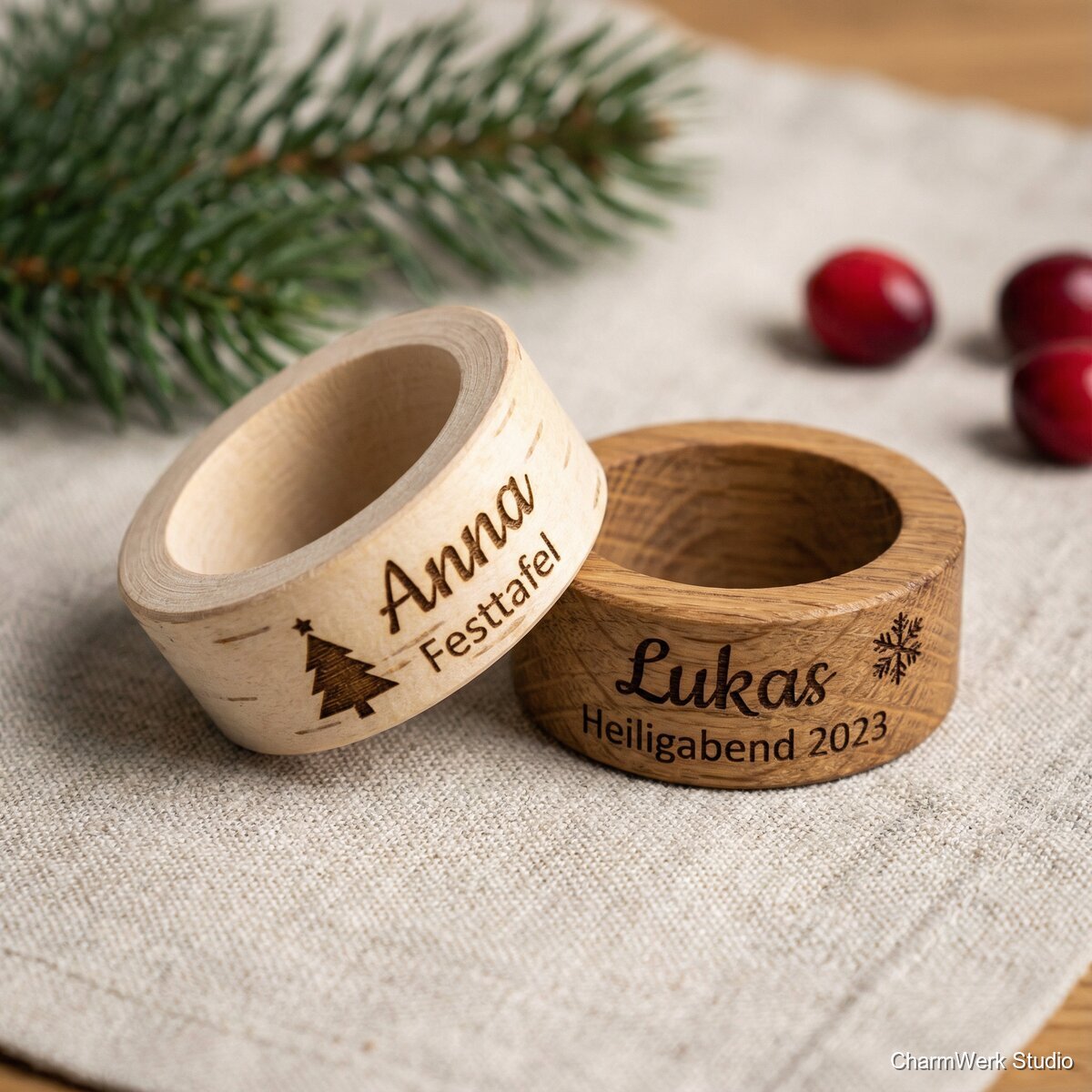 Holz-Serviettenringe „Festtafel“ mit Namensgravur - Detailansicht