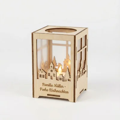 Weihnachts-Teelichtlaterne mit Winterdorf-Silhouette