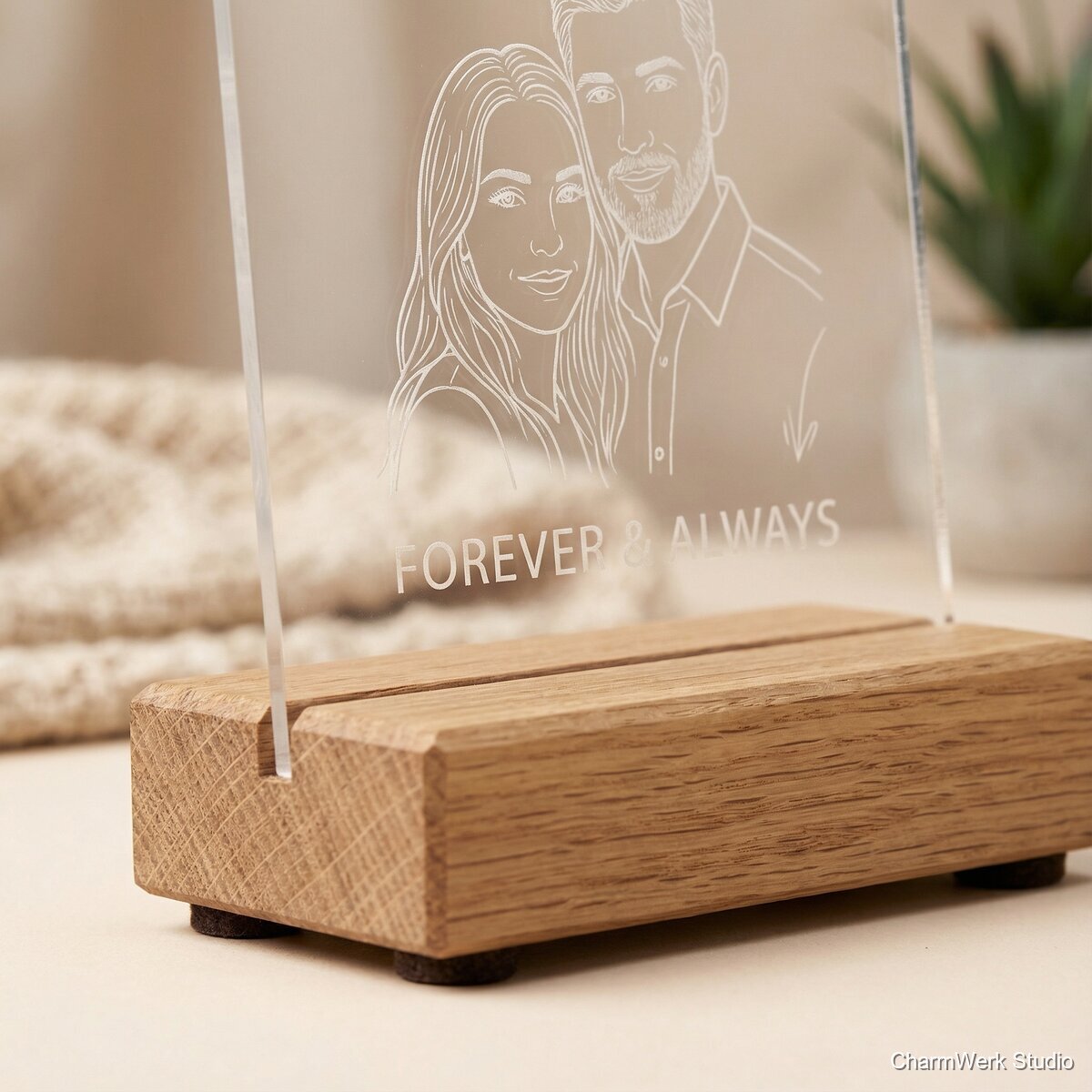 Fotoständer aus Holz mit Acryl-Fotooverlay - Detailansicht