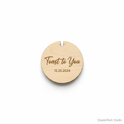 Holz-„Toast to You“-Weinanhänger mit Gravur