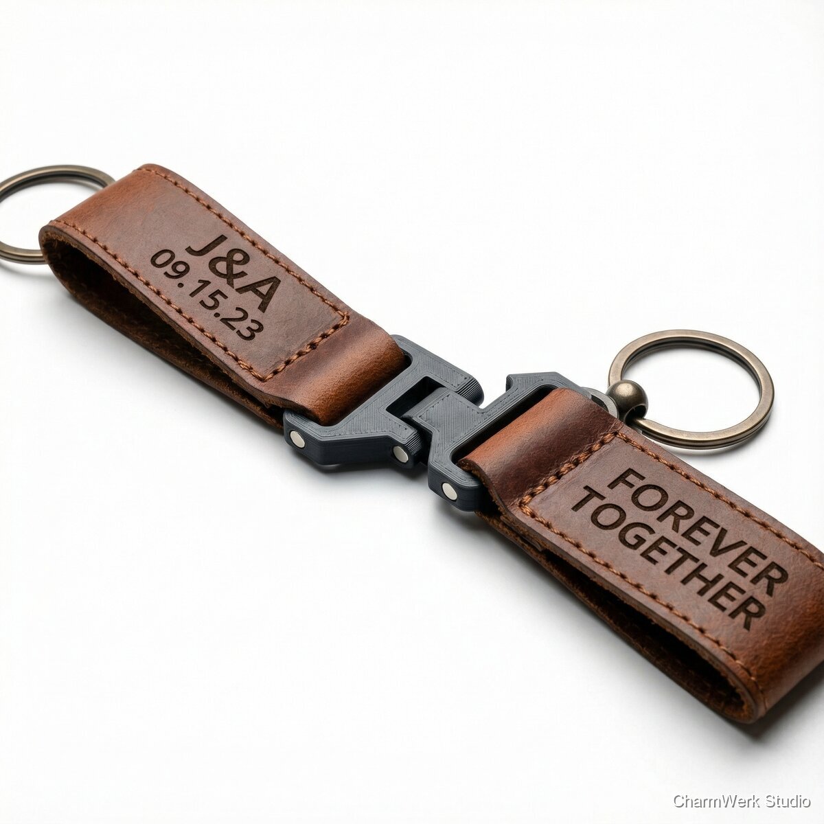 Leder-Schlüsselanhänger-Paar mit 3D-Connector - Seitenansicht