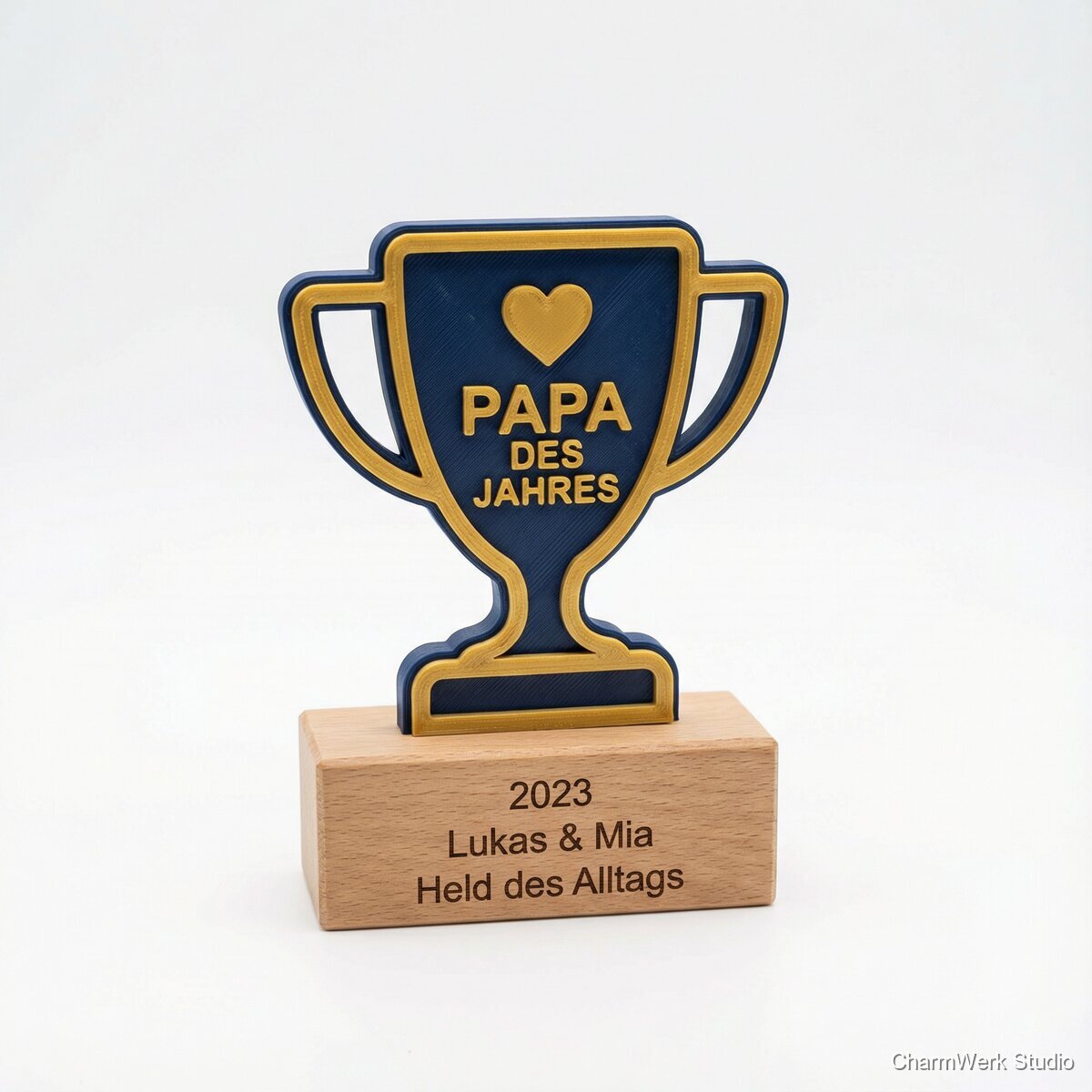 Mini-Trophäe „Papa des Jahres“ als Desk-Award