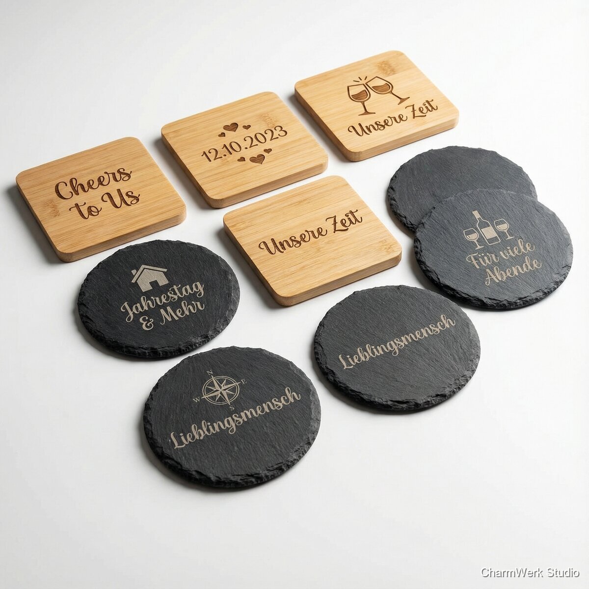 Weinglas-Untersetzer-Set „Cheers to Us“ - Seitenansicht