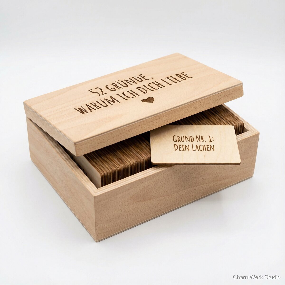„52 Gründe“-Kartenbox mit graviertem Deckel