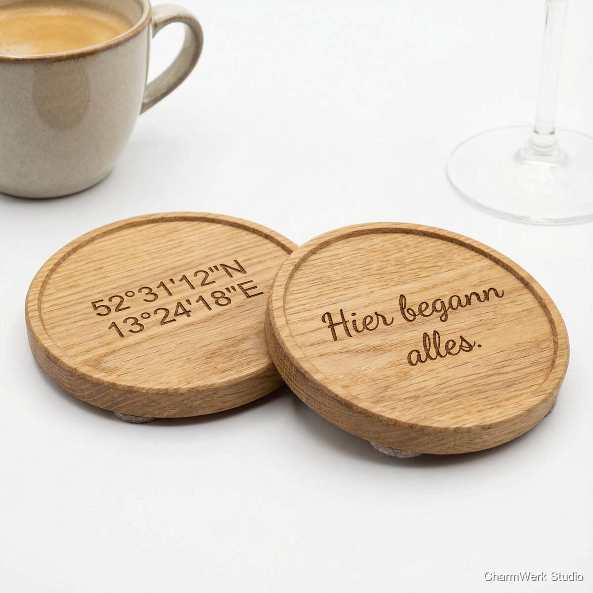 Untersetzer-Paar mit Koordinaten eures Ortes - Seitenansicht