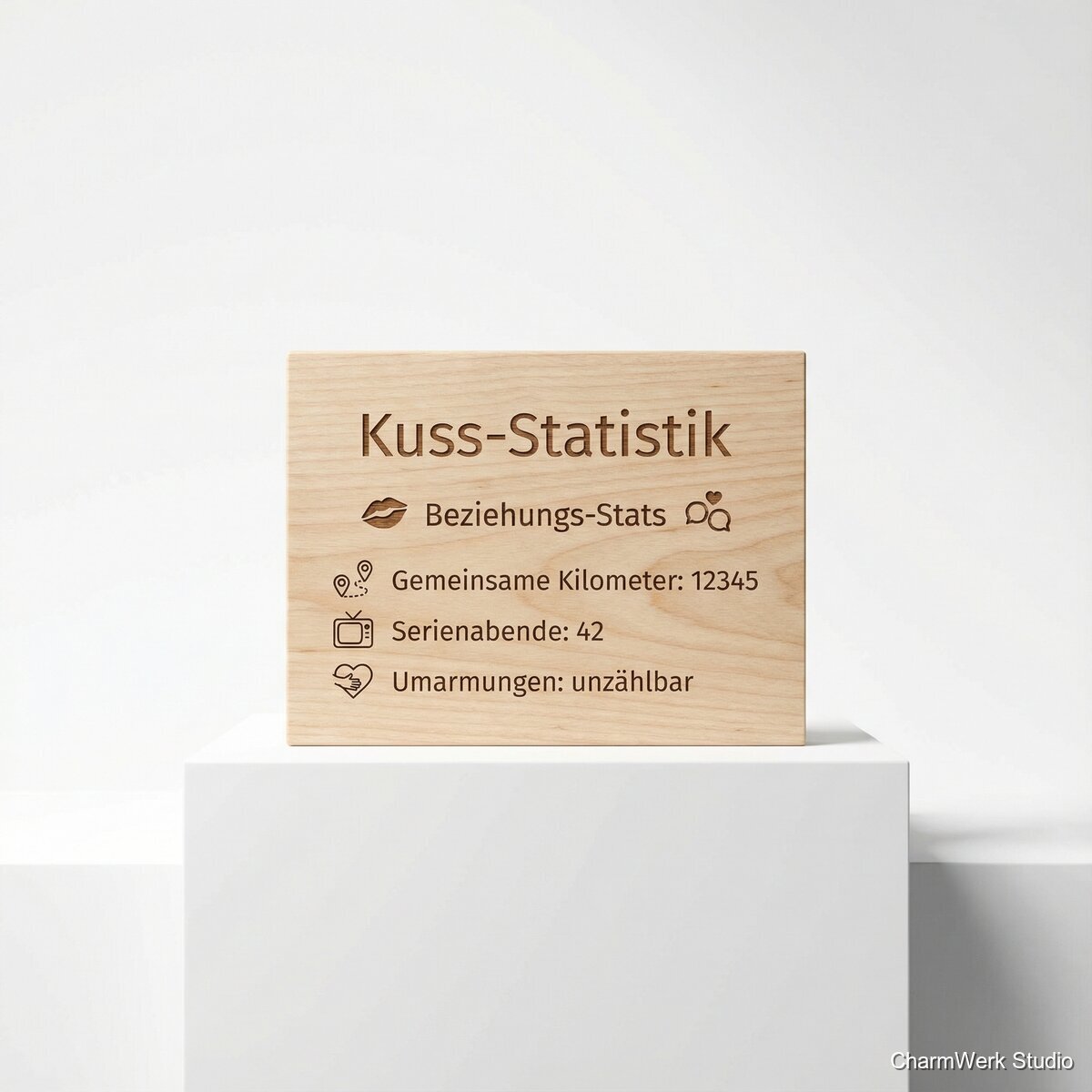 CNC-gefräste „Kuss-Statistik“-Tafel humorvoll
