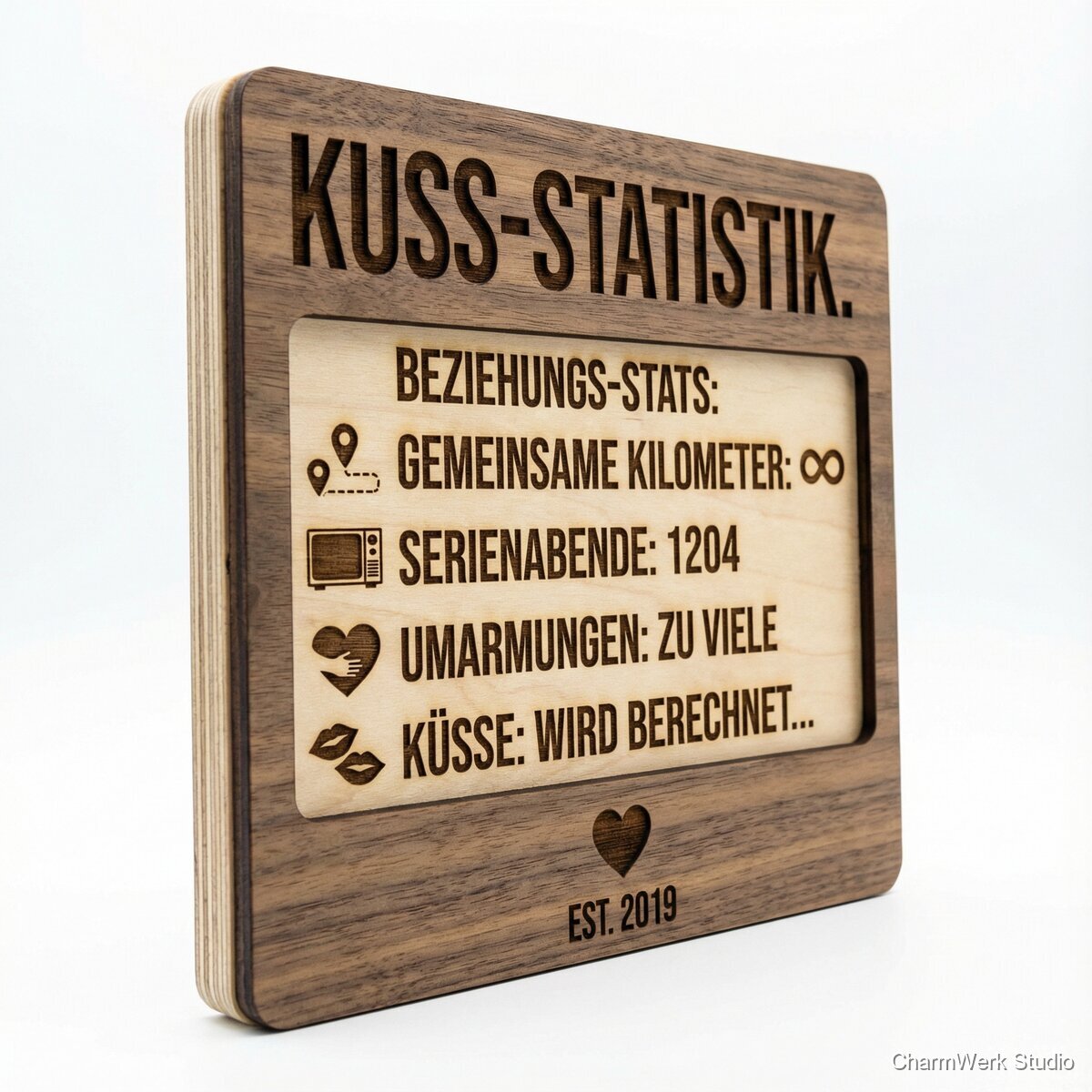 CNC-gefräste „Kuss-Statistik“-Tafel humorvoll - Seitenansicht
