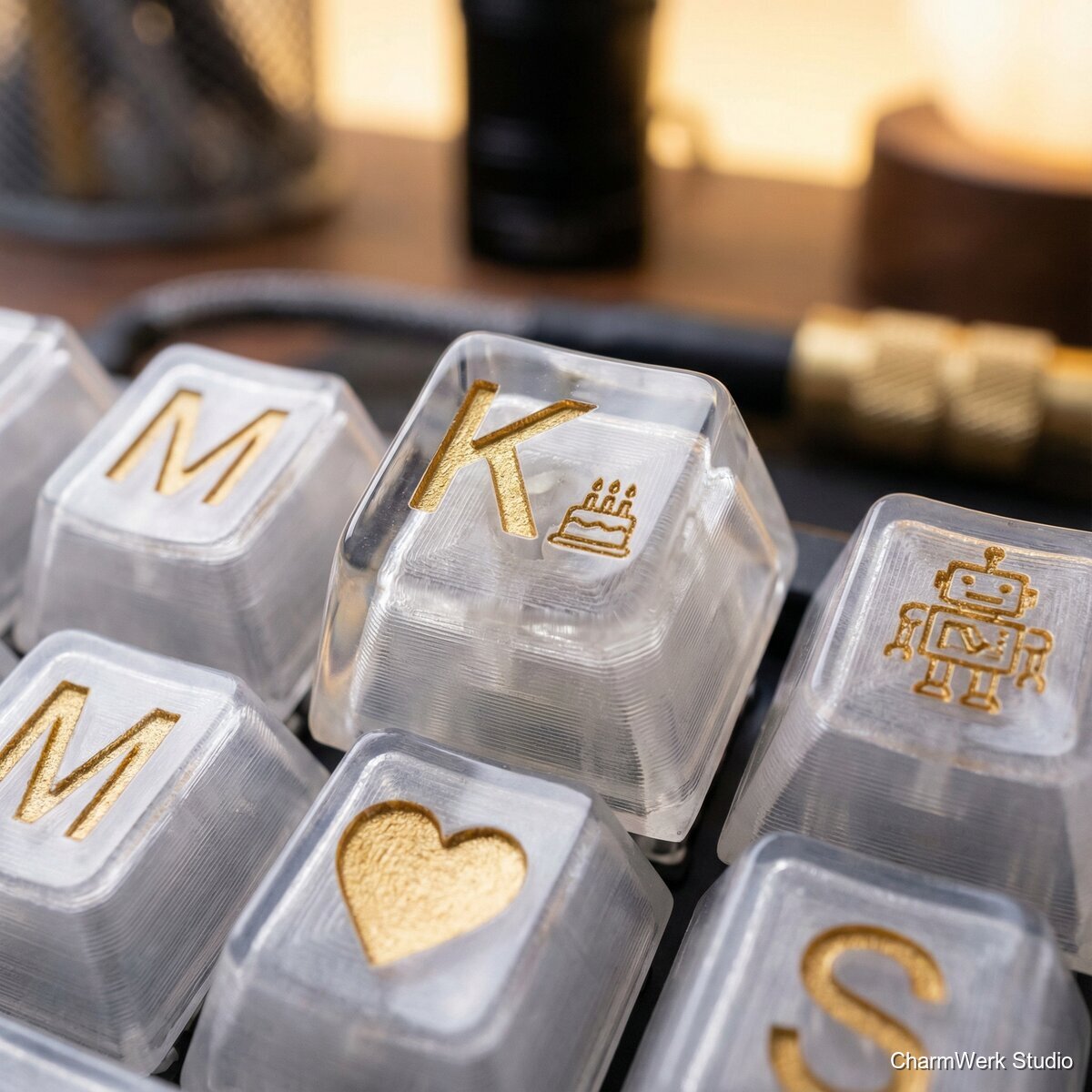 Custom Keycap-Set mit Initialen und Symbolen - Detailansicht