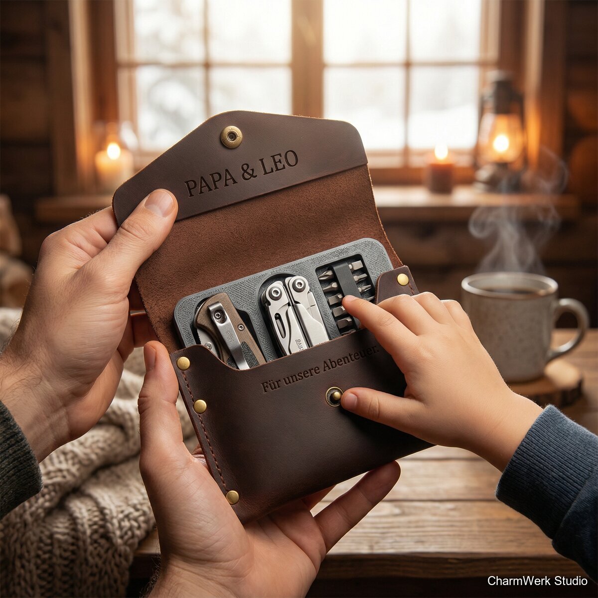 „Papa & Kind“ Taschenmesser-Etui mit 3D-Inlay - Lifestyle