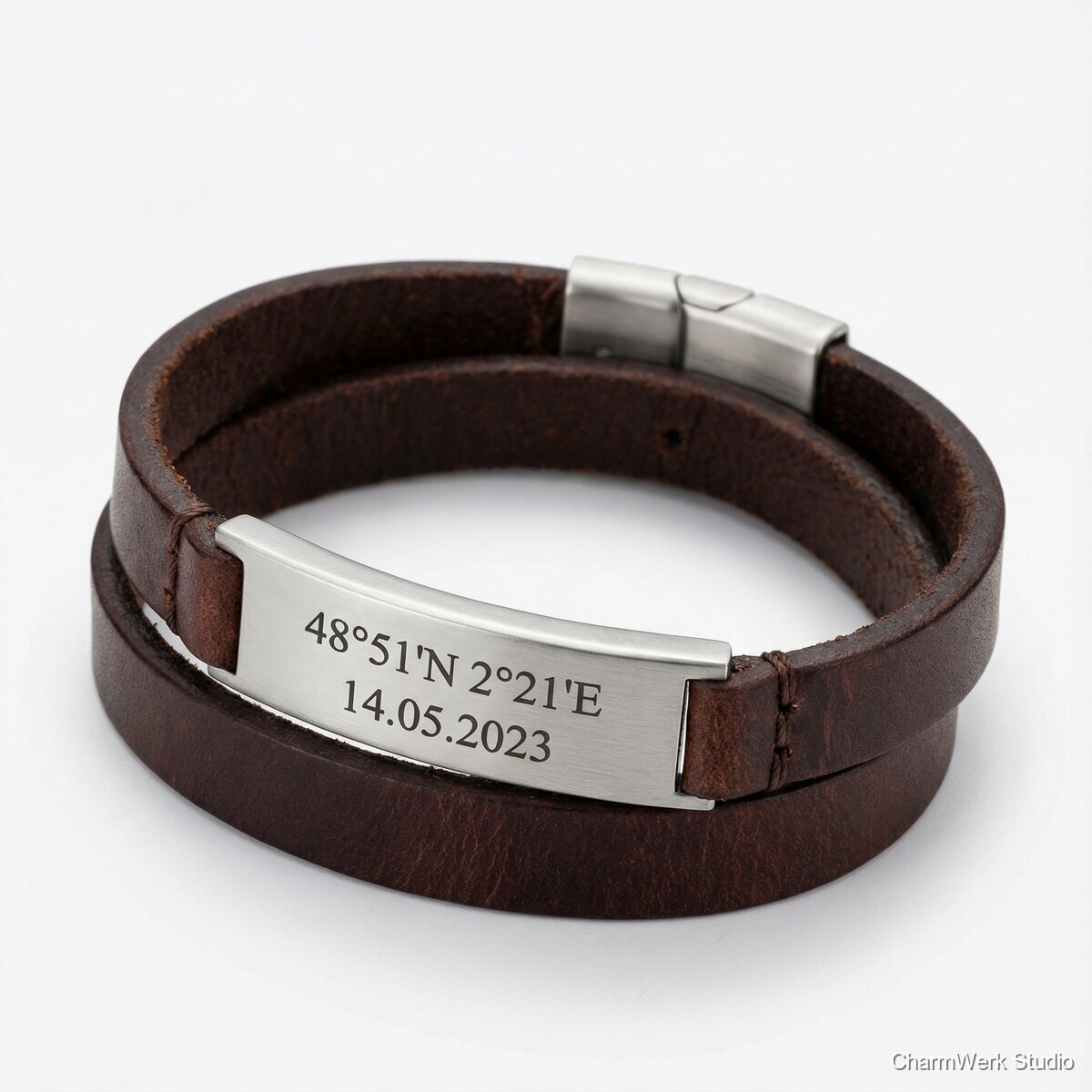 Lasergraviertes Leder-Armband mit Koordinaten & Datum - Seitenansicht