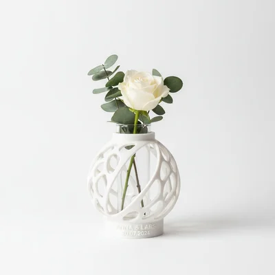 Vasenhülle „Eheringe“ als moderne Tischdeko