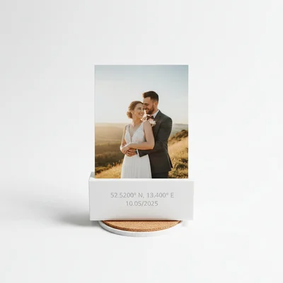 Foto-Standfuß mit Koordinaten eures Hochzeitsorts