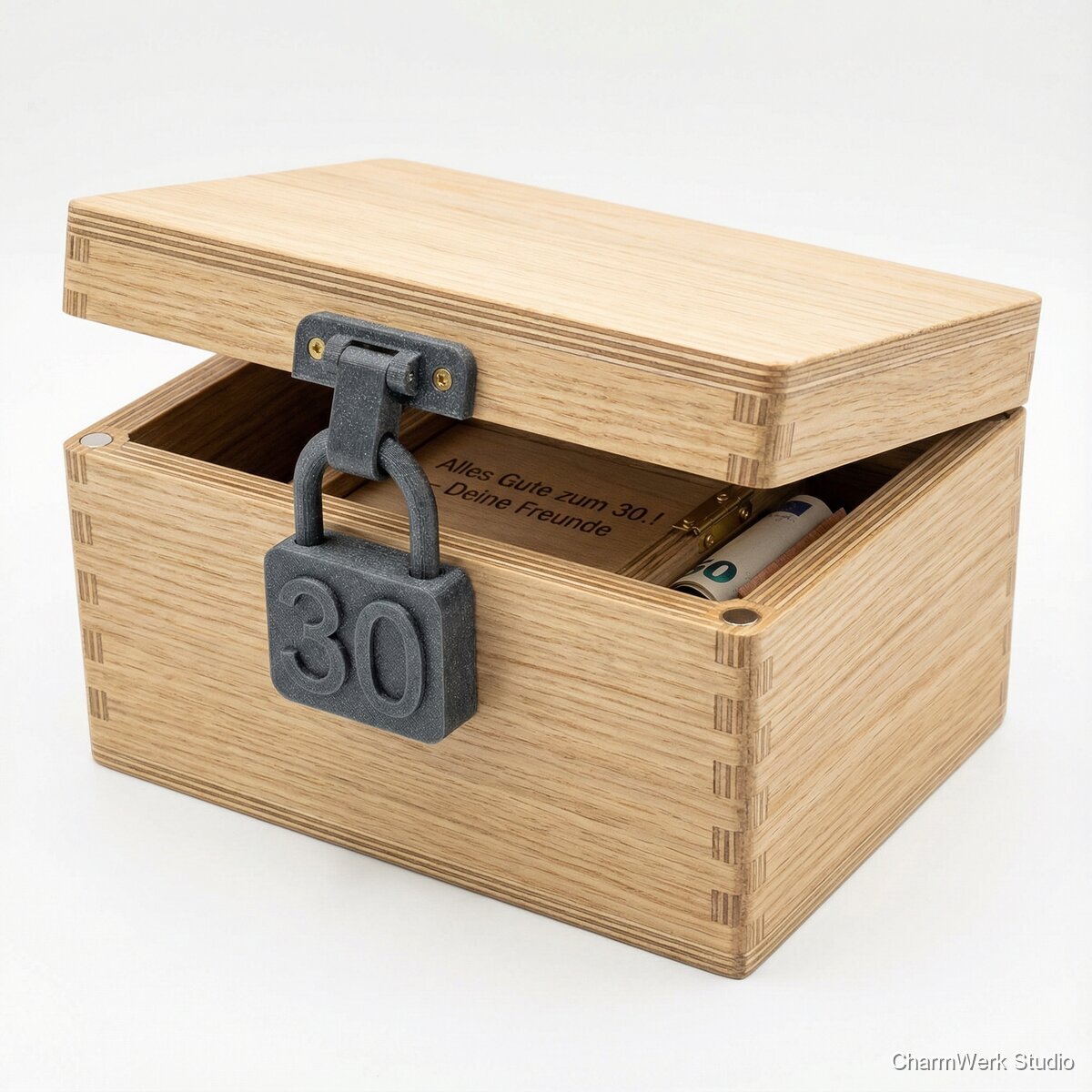 Geburtstags-Schatzkiste mit Zahlenschloss und Geheimfach - Seitenansicht