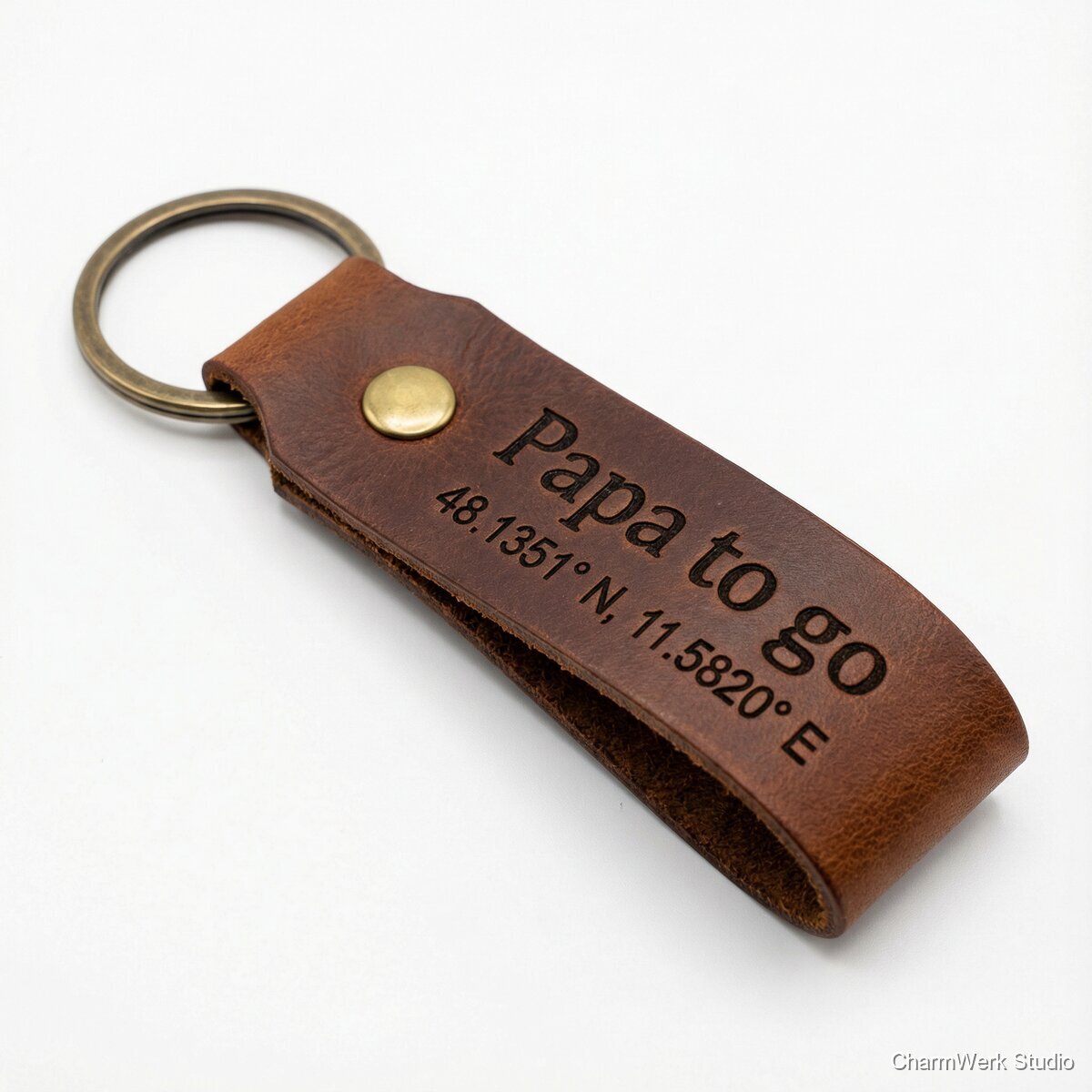 Schlüsselanhänger aus Leder „Papa to go“ - Seitenansicht
