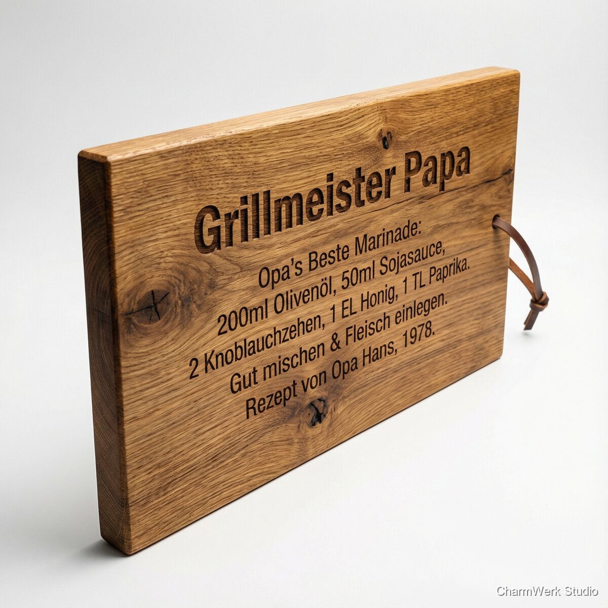 Grillmeister-Schneidbrett mit Familienrezept - Seitenansicht
