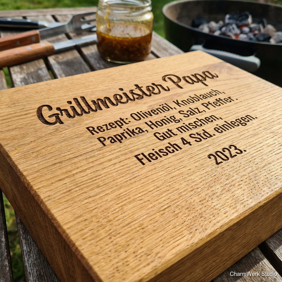 Grillmeister-Schneidbrett mit Familienrezept - Detailansicht