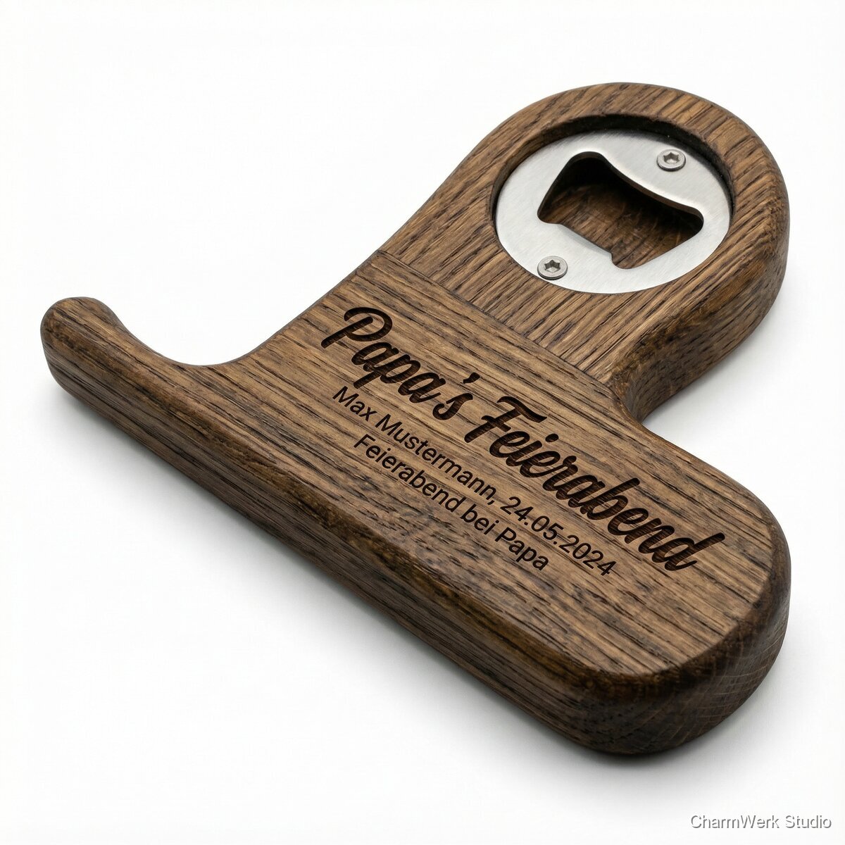 Flaschenöffner aus Holz mit Gravur „Papa’s Feierabend“ - Seitenansicht