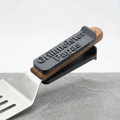 3D-gedruckter Grillmeister-Wender mit Namens-Clip