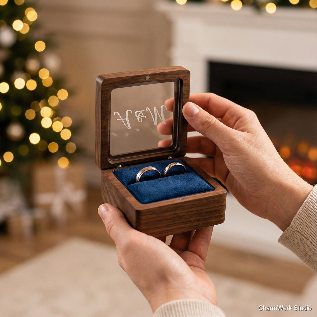 CNC-Ringbox mit Acryl-Initialen im Deckel - Lifestyle