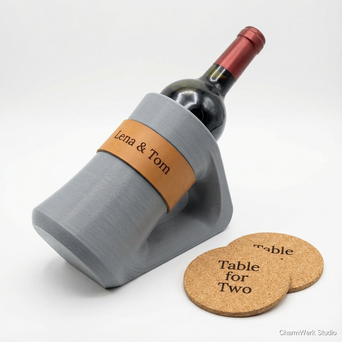 Personalisierter „Table for Two“-Weinhalter mit Namen - Seitenansicht