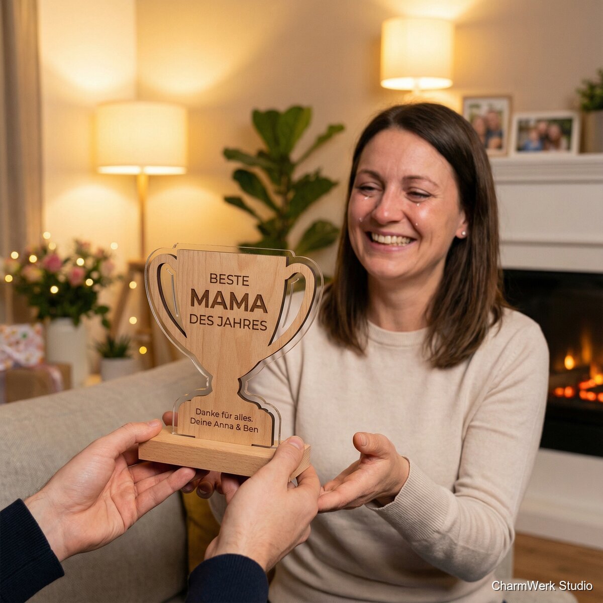 Holz-Schreibtischaufsteller „Mini-Award“ fürs Geburtstagskind - Lifestyle