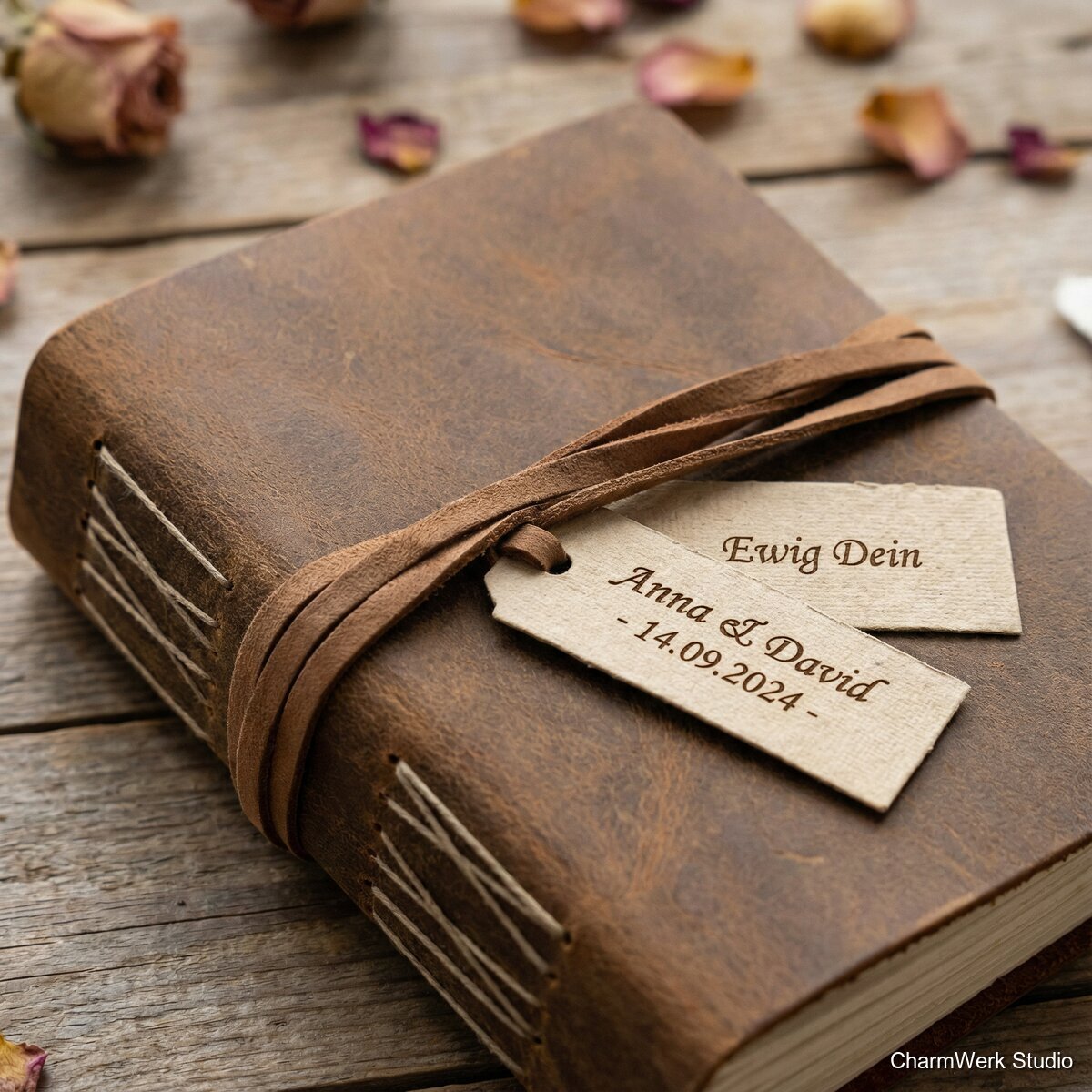 Handgebundenes Gelübde- und Briefset im Lederlook - Detailansicht