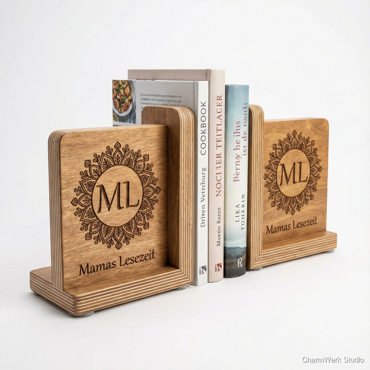 Buchstützen-Set „Mamas Lesezeit“ mit Monogramm - Seitenansicht