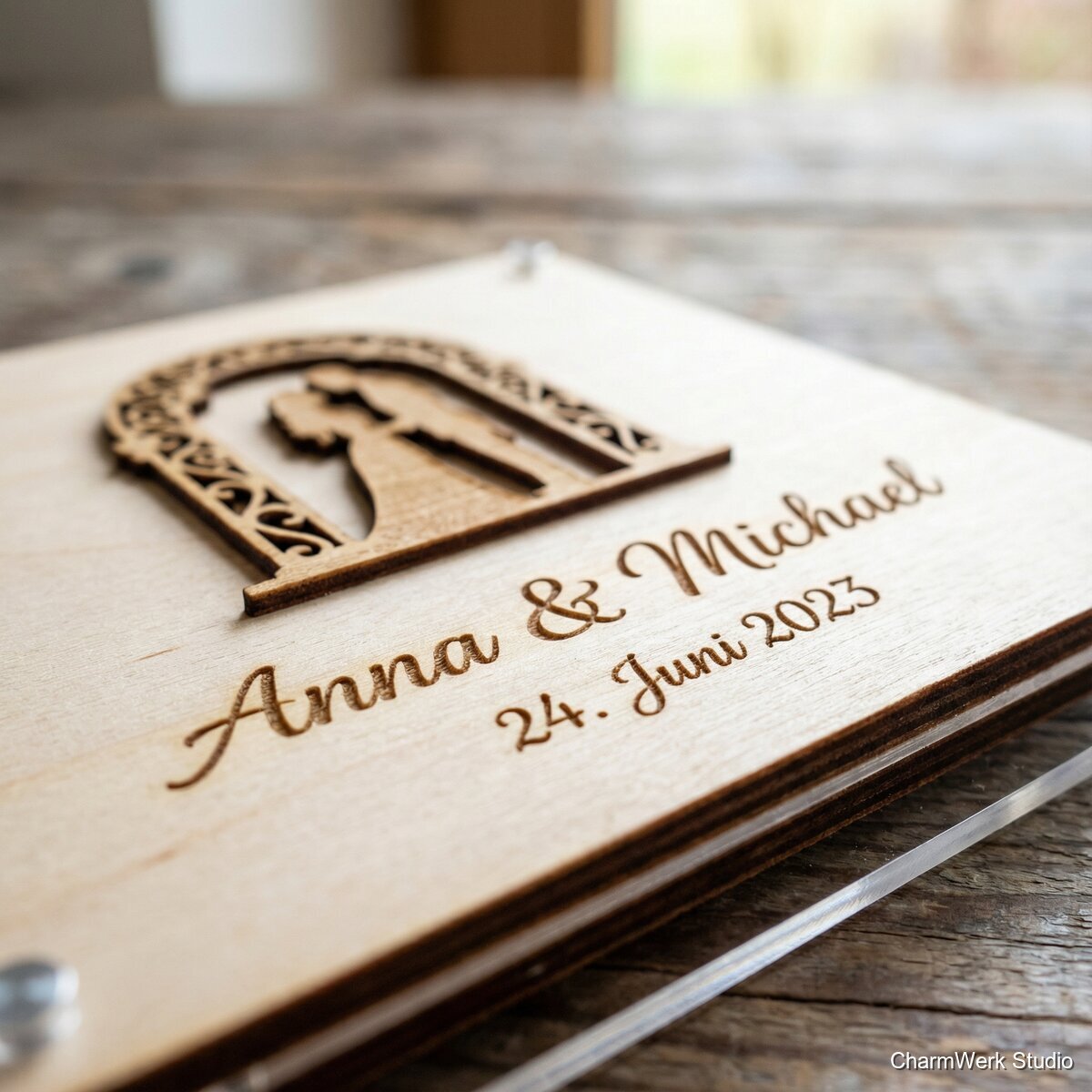Personalisierte Hochzeitskarte als Holz-Reliefbild - Detailansicht