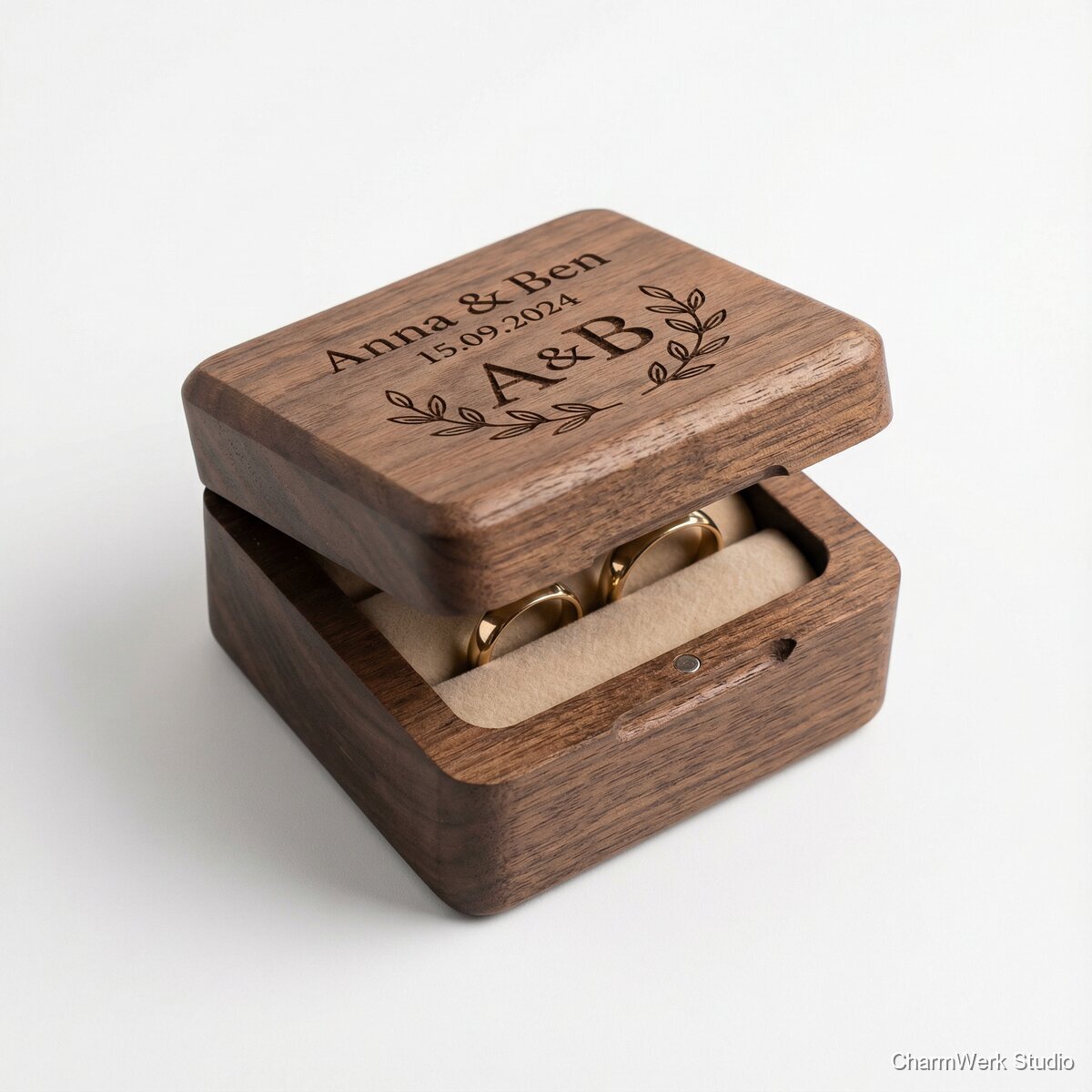 Ringkissen-Alternative: Gravierte Holz-Ringbox - Seitenansicht