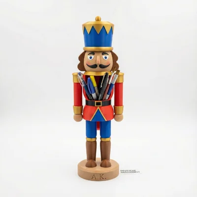 3D-gedruckter Nussknacker-Stiftehalter fürs Homeoffice