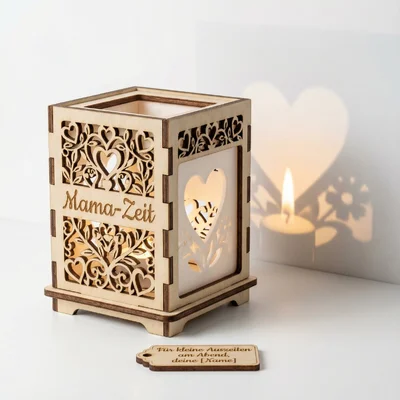 Teelichtlaterne „Mama-Zeit“ mit 3D-Schattenspiel