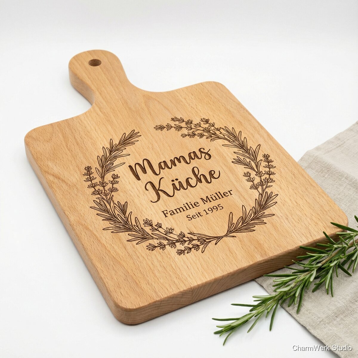 Rezeptbrettchen „Mamas Küche“ mit Familiennamen - Seitenansicht