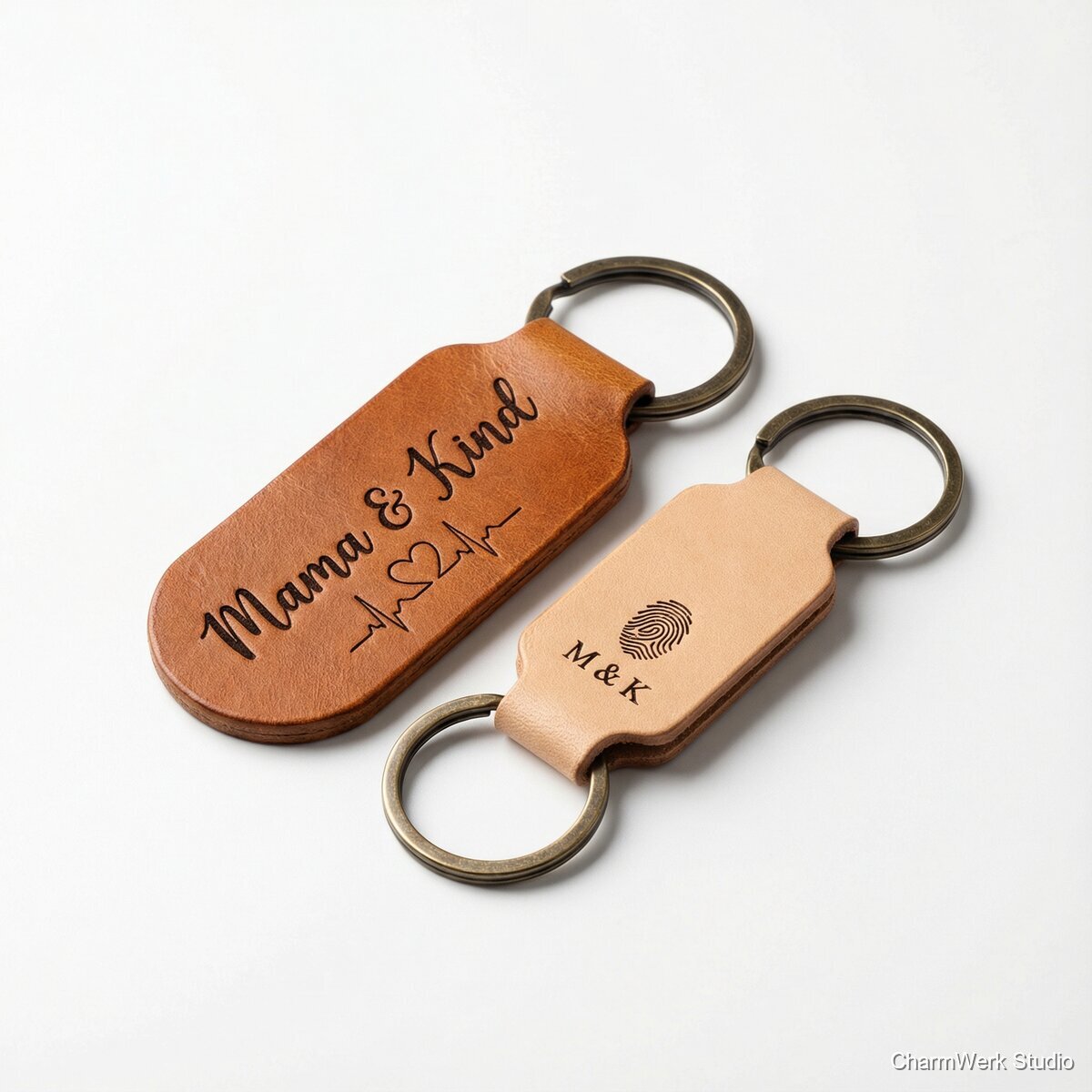 Personalisierte Leder-Schlüsselanhänger „Mama & Kind“ - Seitenansicht