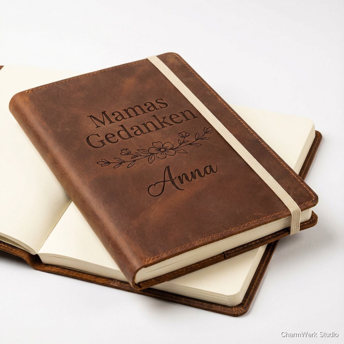 Graviertes Notizbuch-Cover aus Leder „Mamas Gedanken“ - Seitenansicht