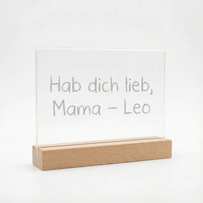 Acryl-Aufsteller mit Kinderhandschrift als Gravur