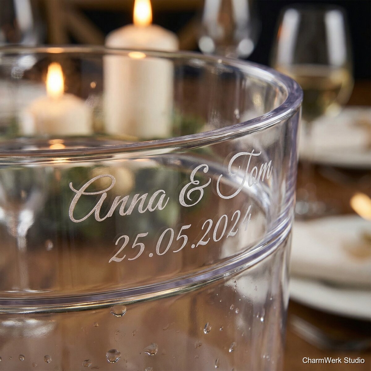 Gravierter Wein- oder Sektkühler aus Acryl - Detailansicht